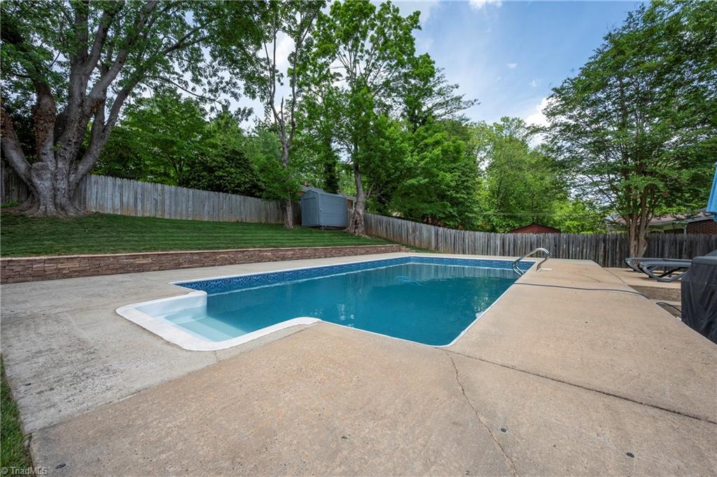 1338 Waybridge Lane, Winston-Salem