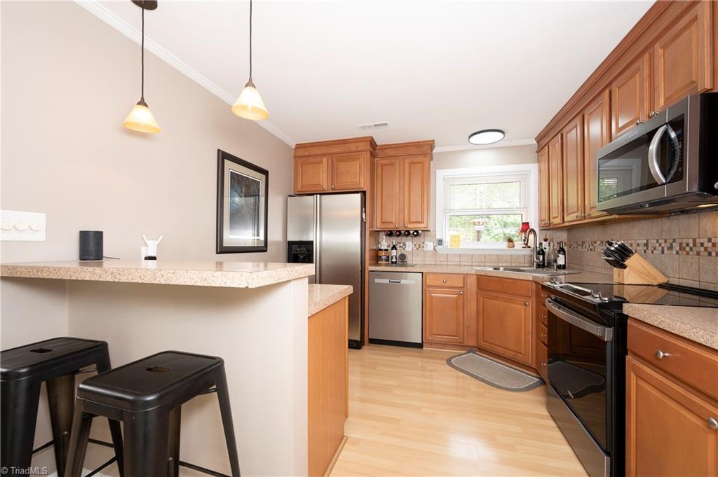 1338 Waybridge Lane, Winston-Salem