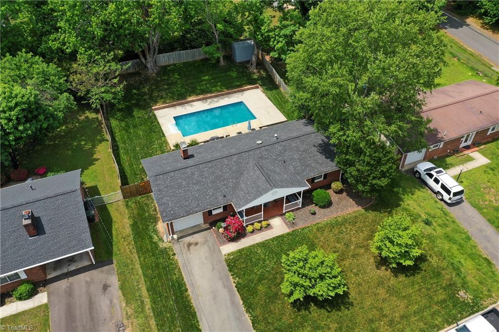 1338 Waybridge Lane, Winston-Salem