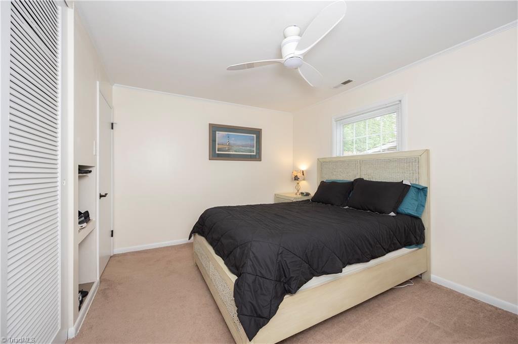1338 Waybridge Lane, Winston-Salem