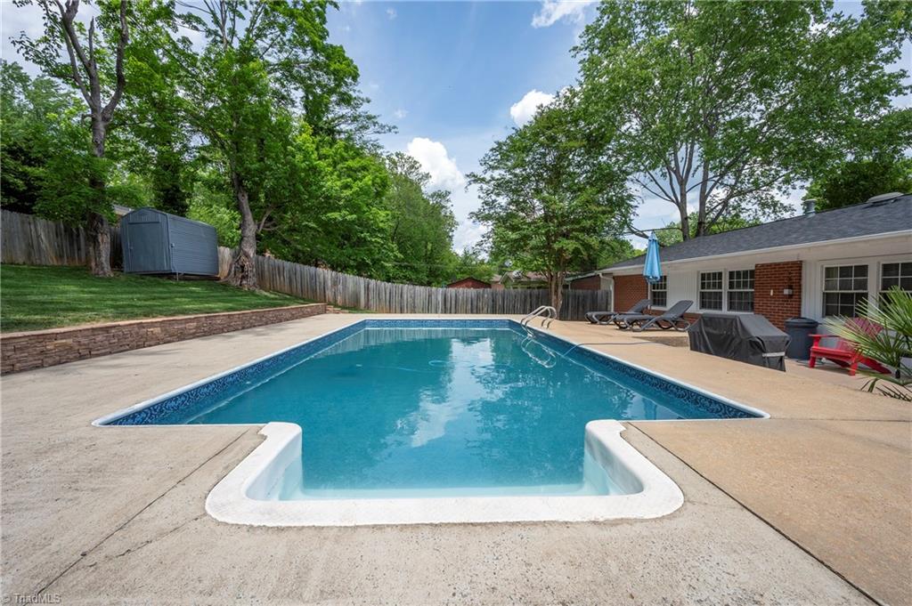 1338 Waybridge Lane, Winston-Salem
