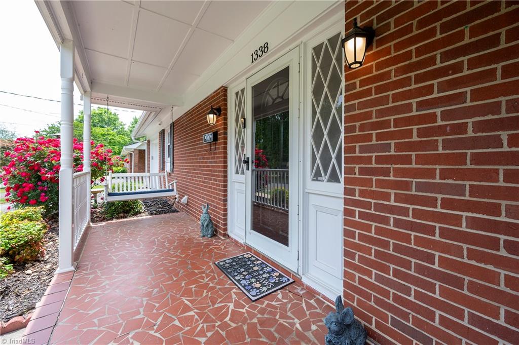 1338 Waybridge Lane, Winston-Salem