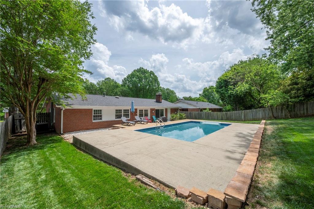 1338 Waybridge Lane, Winston-Salem