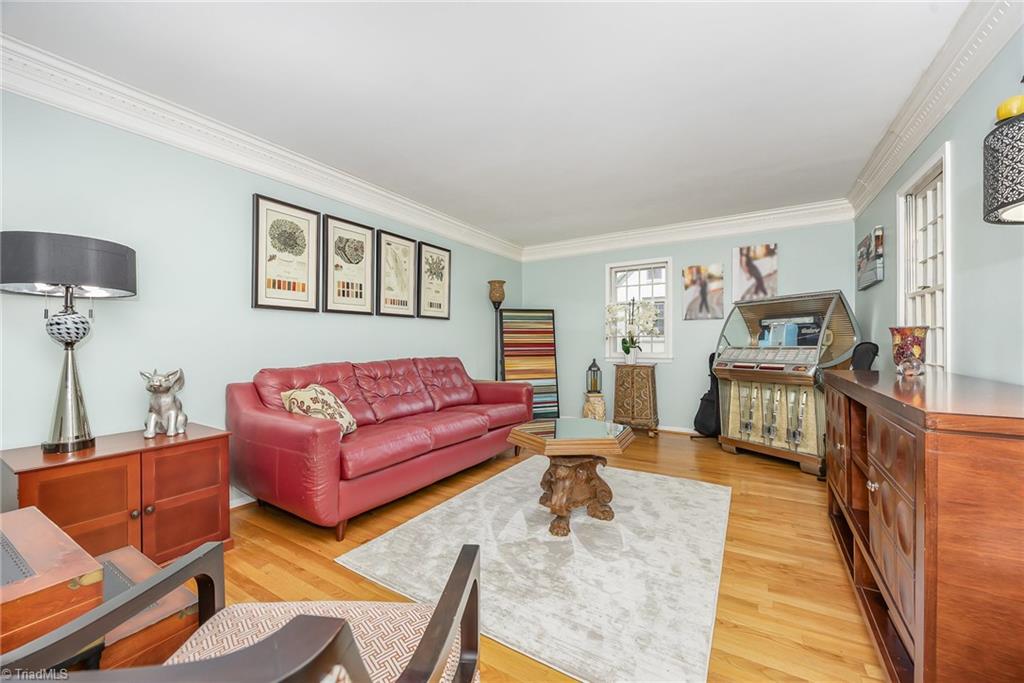 3402 Cottage Place