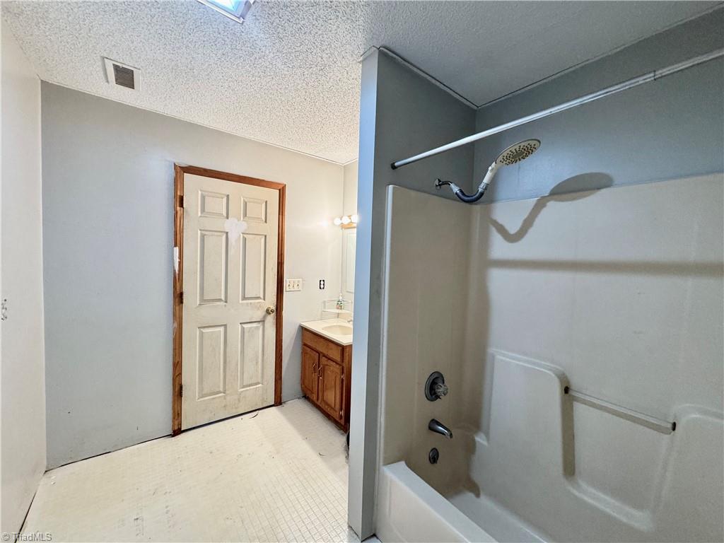 2790 Mollie Lane, Winston-Salem