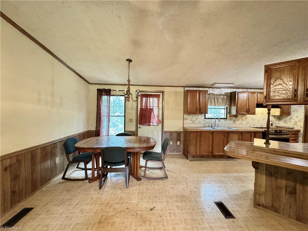 2790 Mollie Lane, Winston-Salem