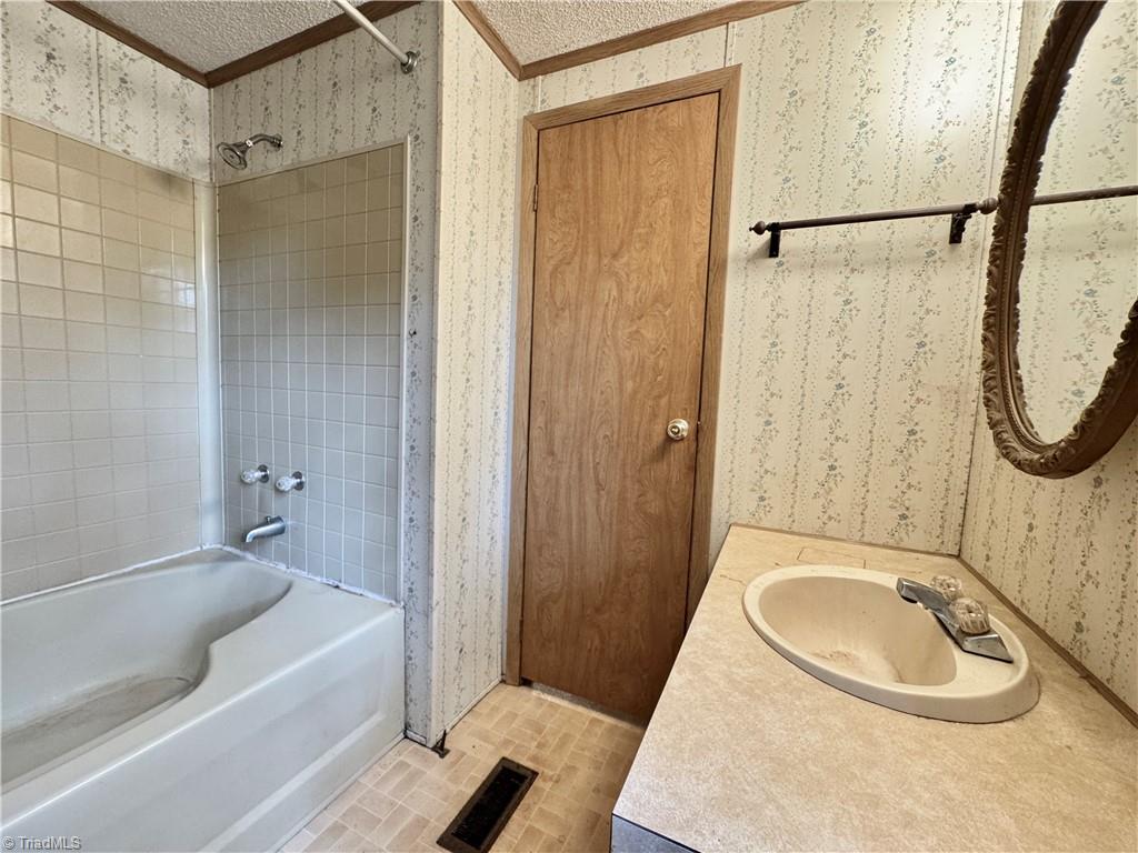 2790 Mollie Lane, Winston-Salem