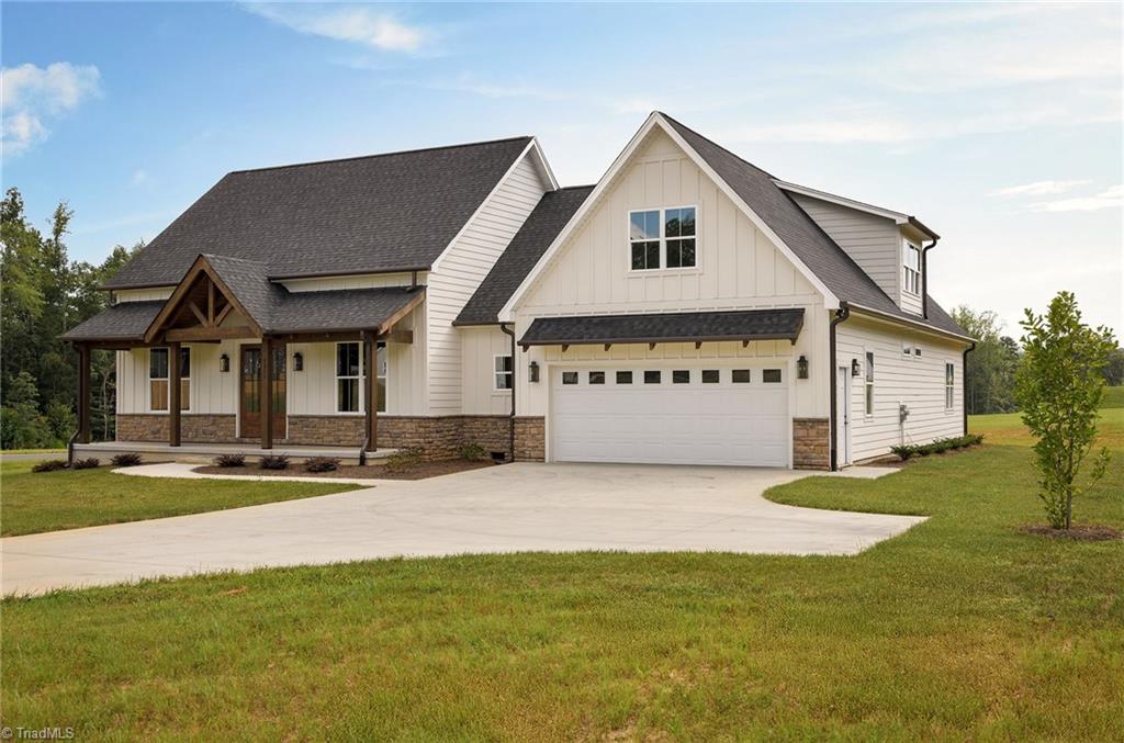 4211 Gracewood Farm Drive, Winston-Salem
