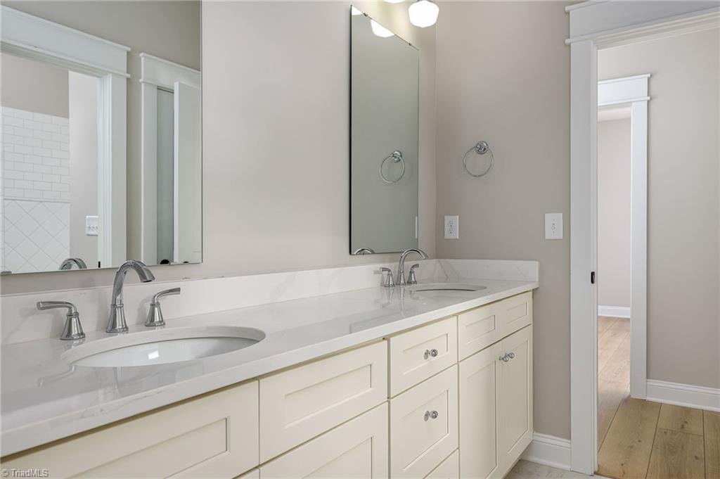 4211 Gracewood Farm Drive, Winston-Salem