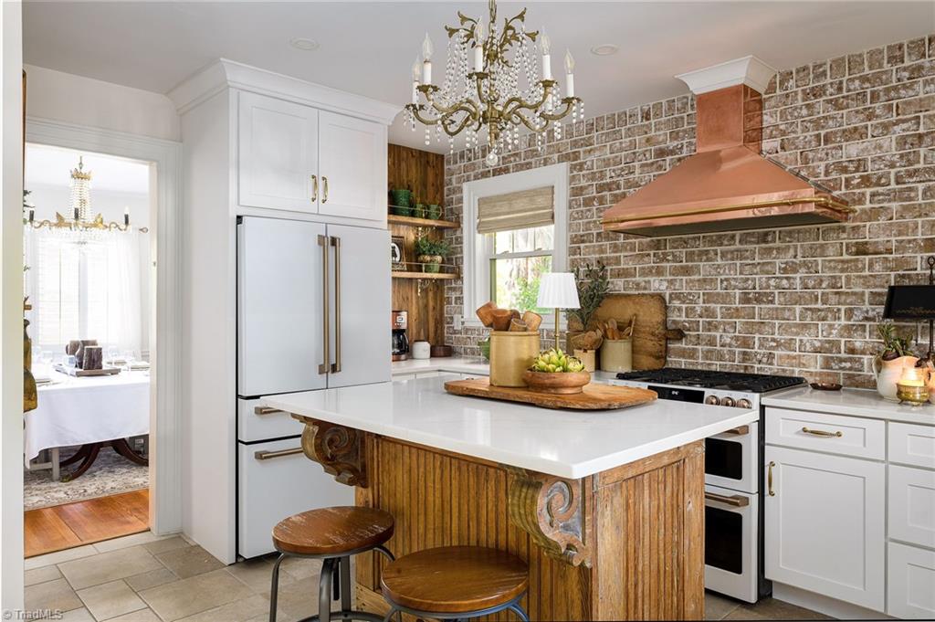 1406 W Cornwallis Drive