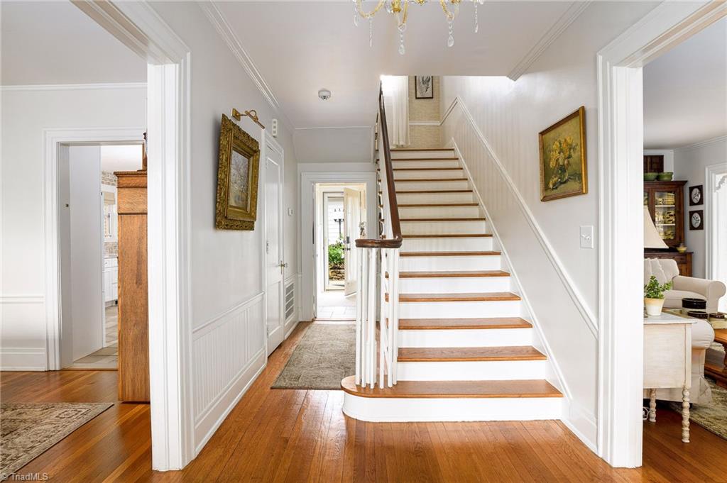 1406 W Cornwallis Drive