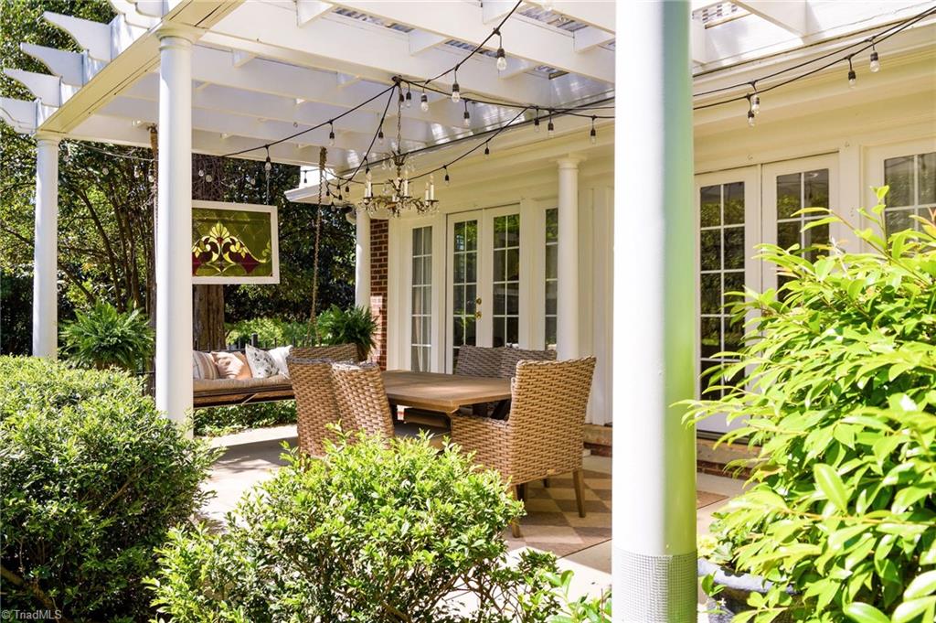 1406 W Cornwallis Drive