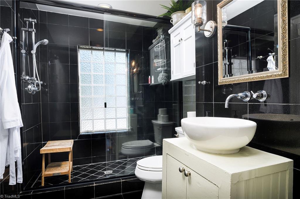 1406 W Cornwallis Drive