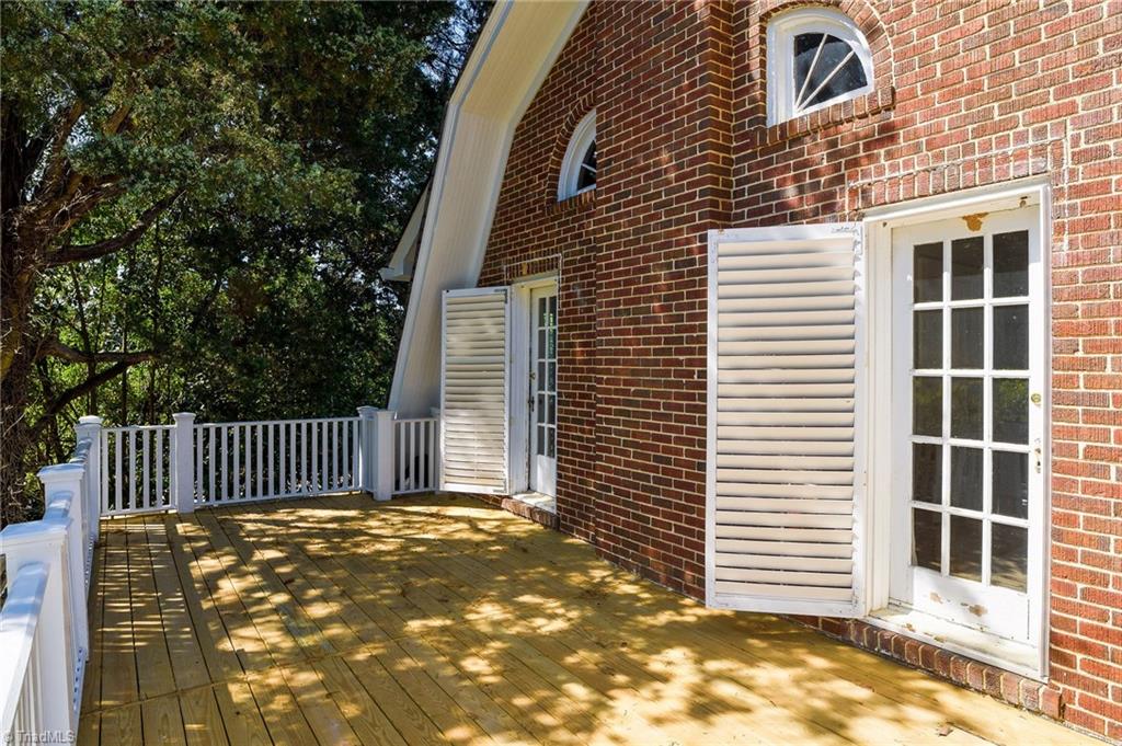 1406 W Cornwallis Drive