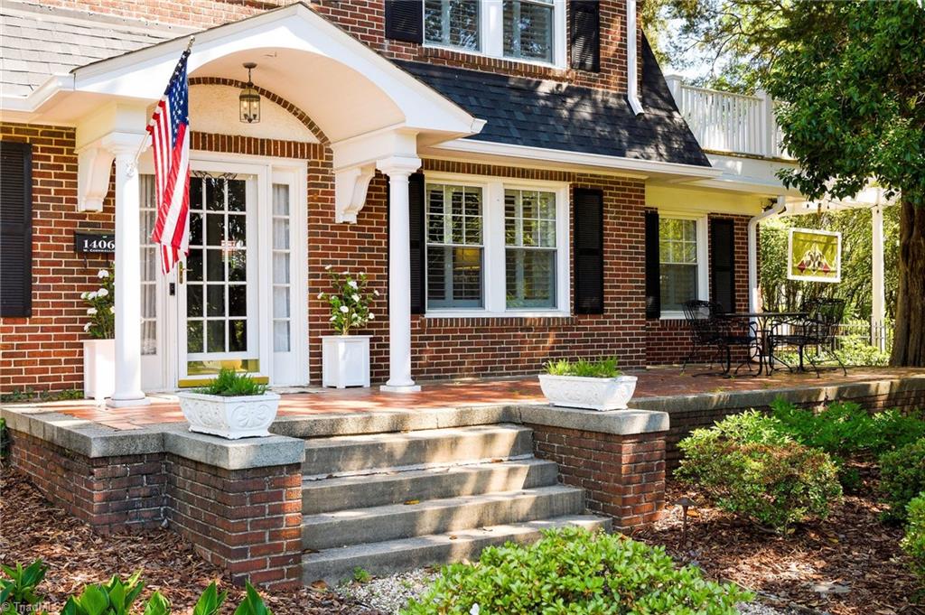 1406 W Cornwallis Drive