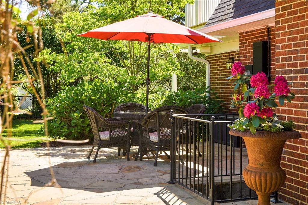 1406 W Cornwallis Drive