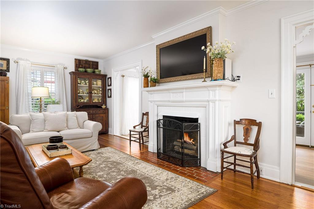 1406 W Cornwallis Drive