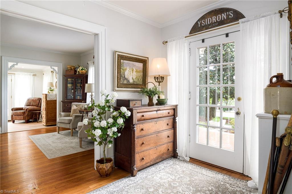 1406 W Cornwallis Drive