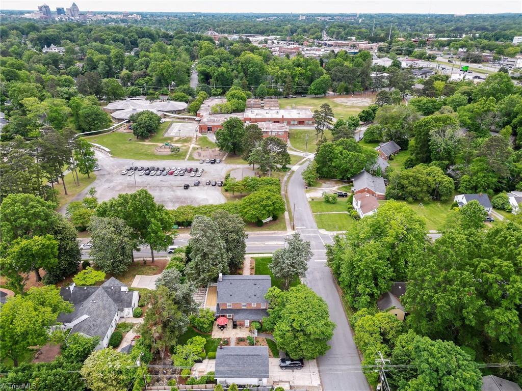 1406 W Cornwallis Drive