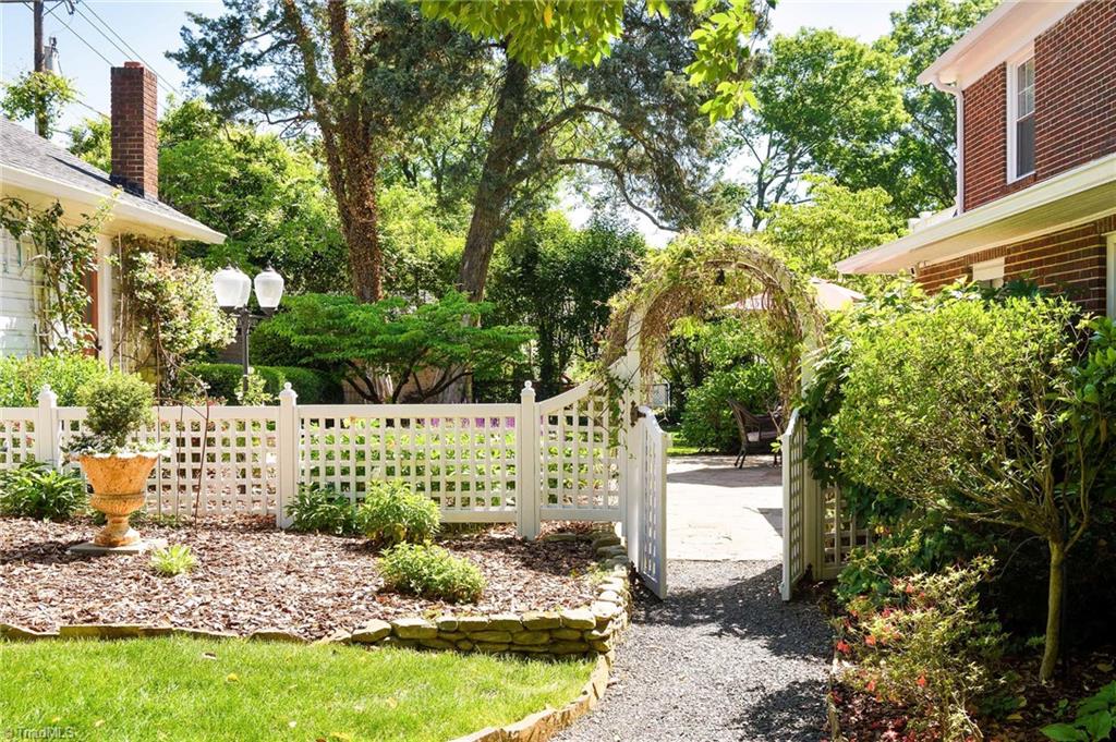 1406 W Cornwallis Drive