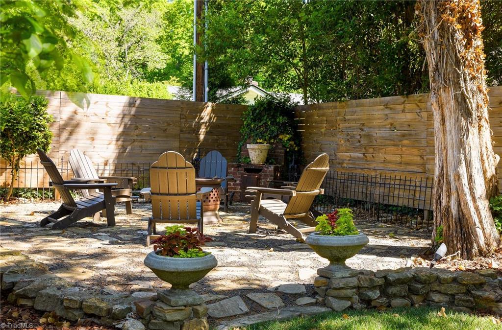 1406 W Cornwallis Drive