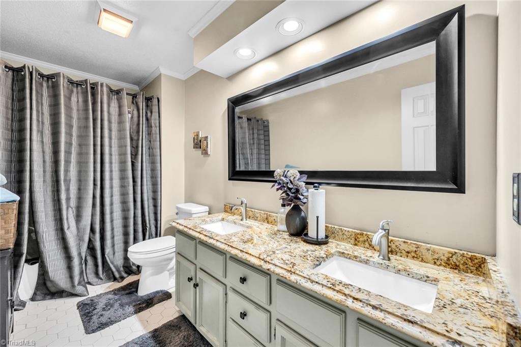 1915 New Garden Road