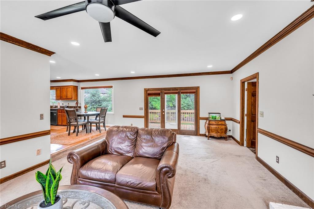 1915 New Garden Road