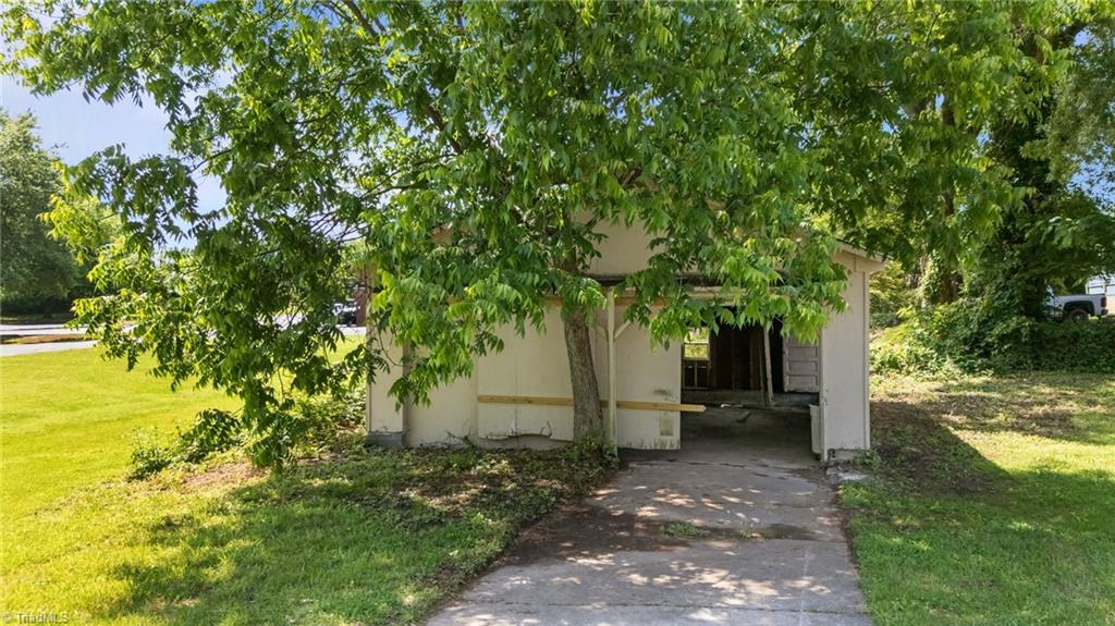 701 Lowdermilk Street