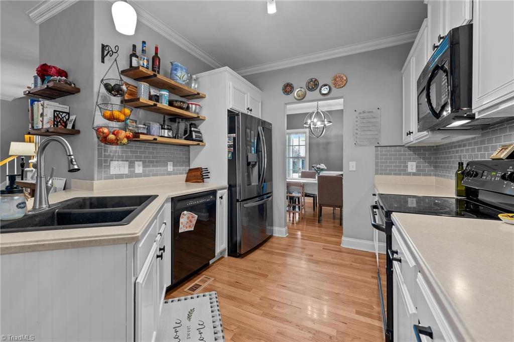 4206 Peppervine Trail