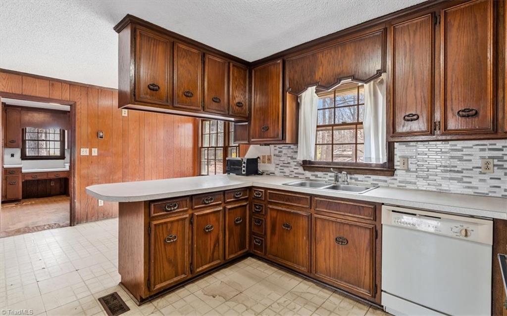 5106 Blakeshire Road