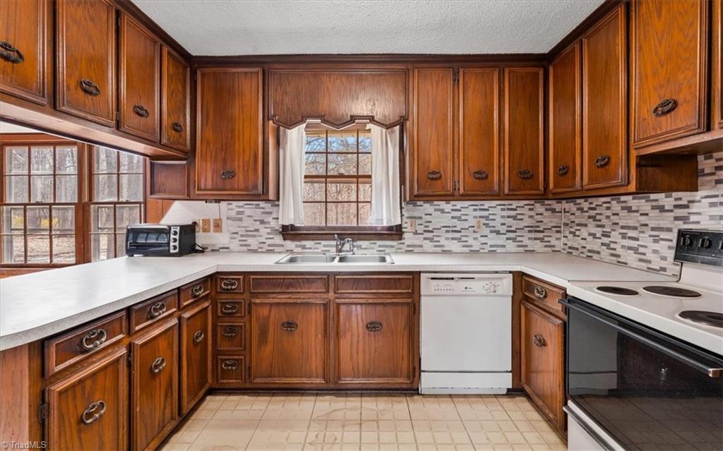 5106 Blakeshire Road