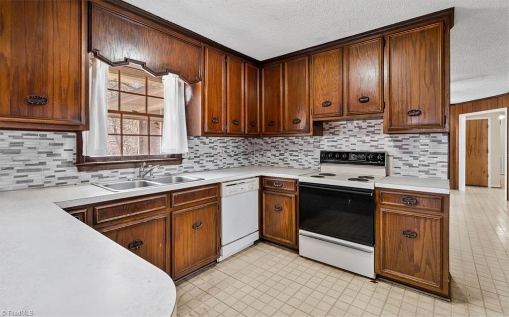 5106 Blakeshire Road