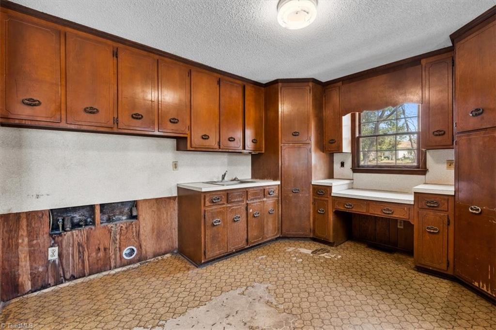 5106 Blakeshire Road