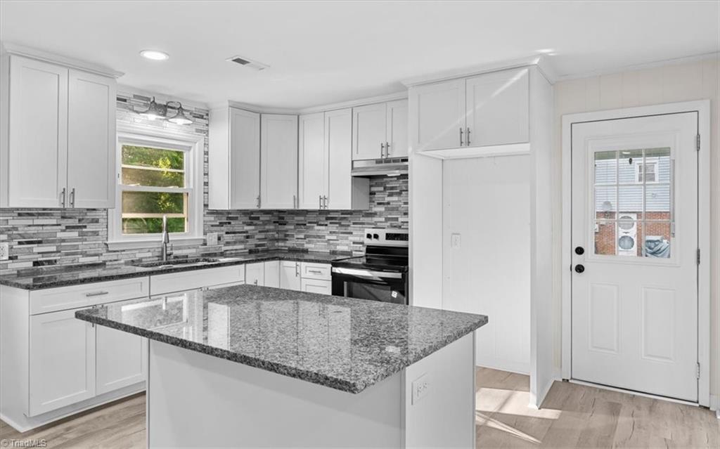 948 Sportsmans Drive, Winston-Salem