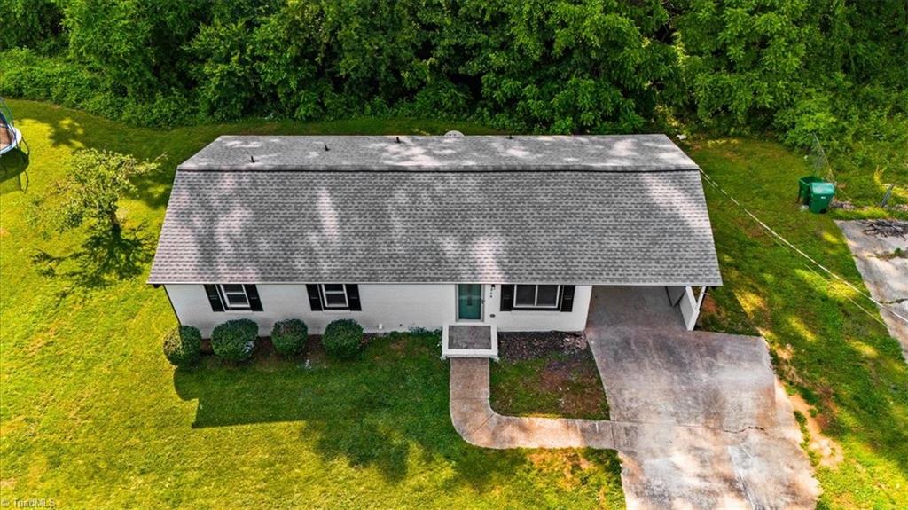 948 Sportsmans Drive, Winston-Salem