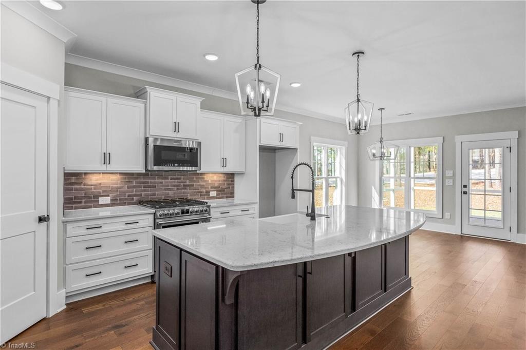 298 Olde Lantern Drive, Winston-Salem