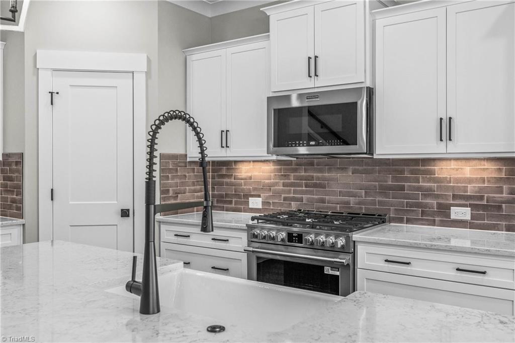 298 Olde Lantern Drive, Winston-Salem