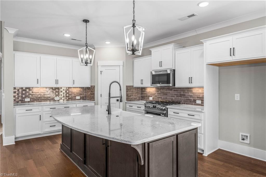 298 Olde Lantern Drive, Winston-Salem