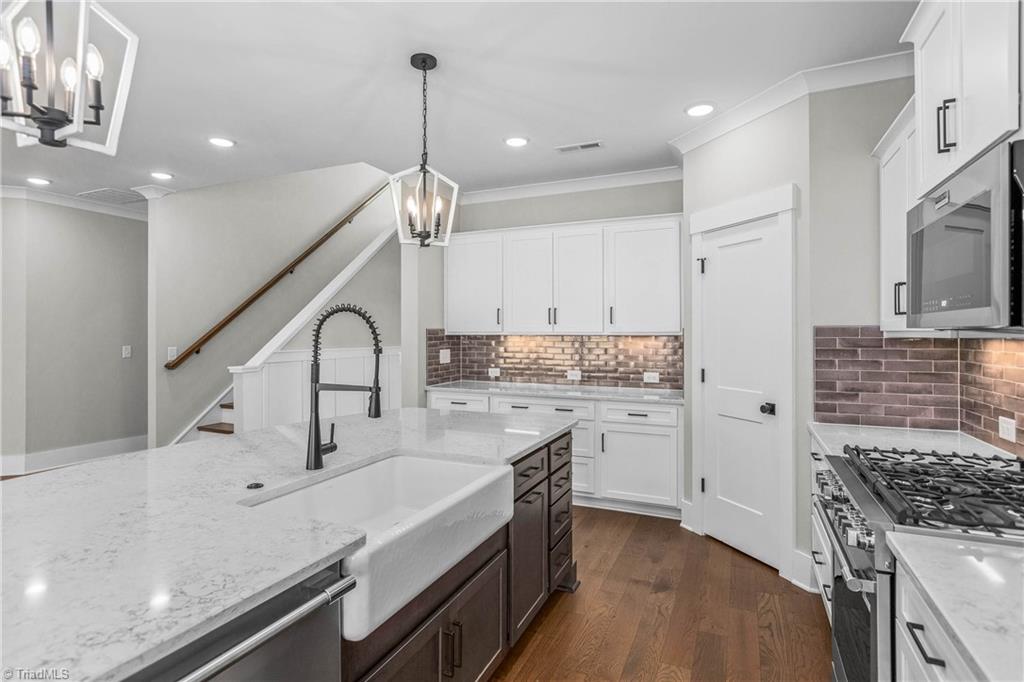 298 Olde Lantern Drive, Winston-Salem