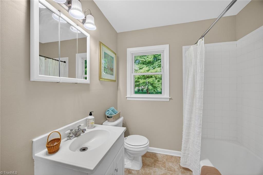 932 Brownwood Drive, Winston-Salem