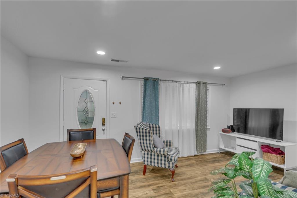 3911 Pioneer Way # B