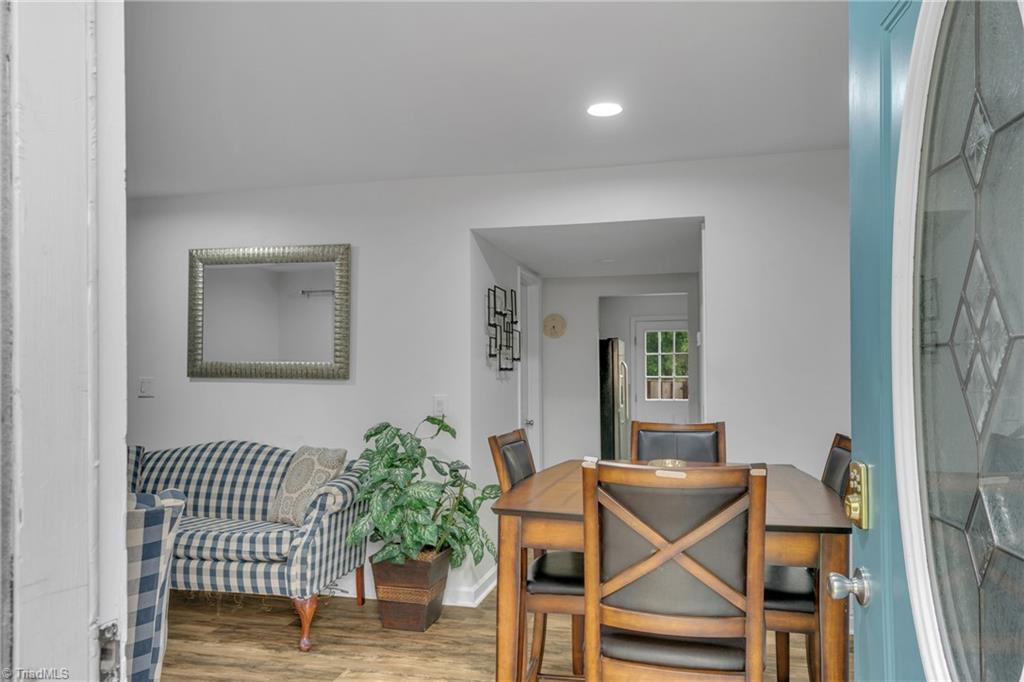 3911 Pioneer Way # B