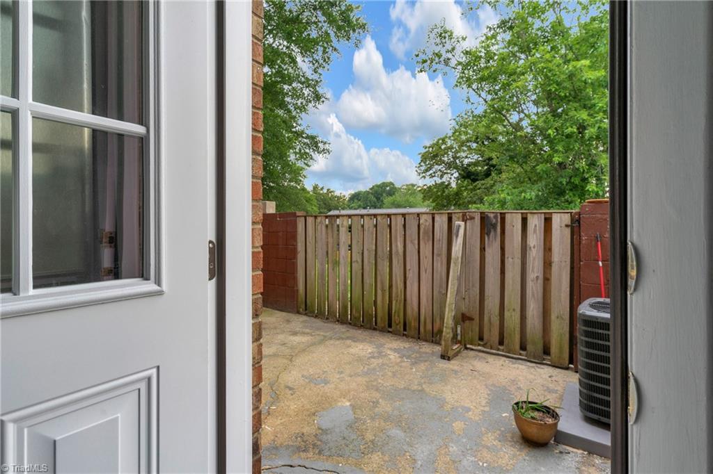 3911 Pioneer Way # B