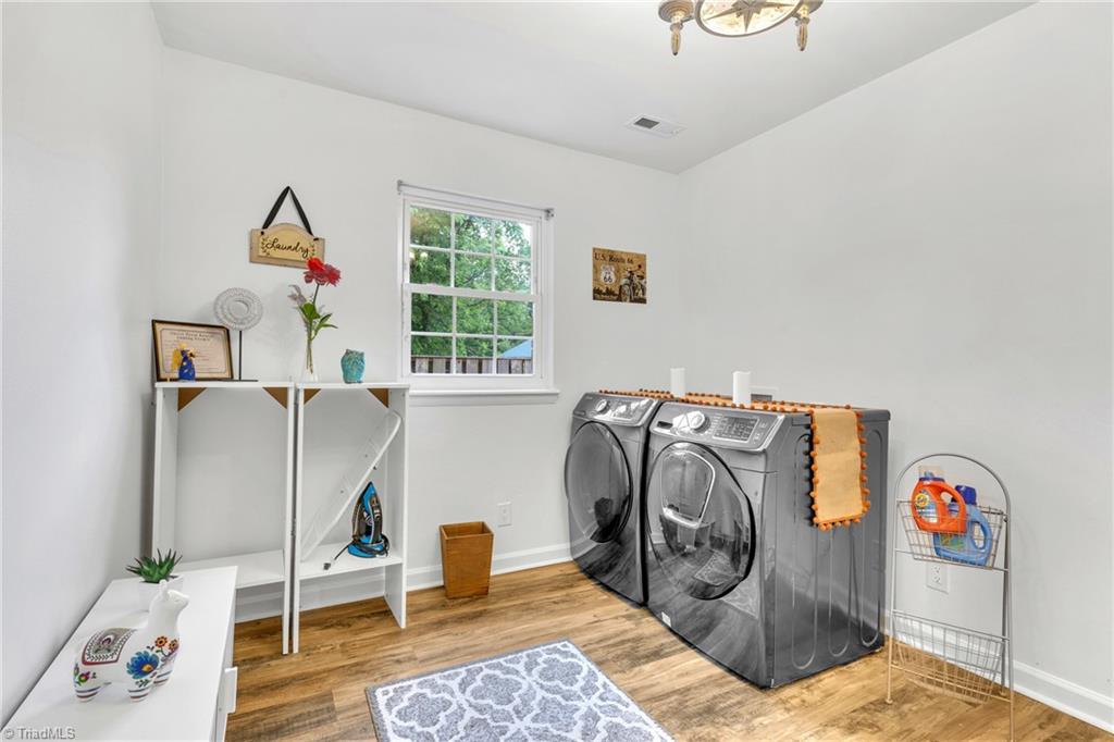 3911 Pioneer Way # B