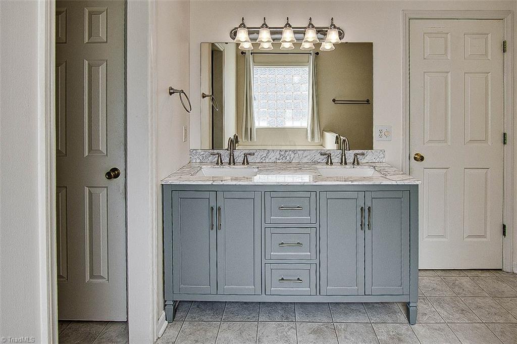 2472 Woods Stream Lane