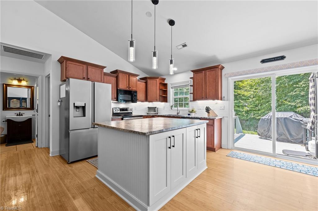 134 Stones Point Court