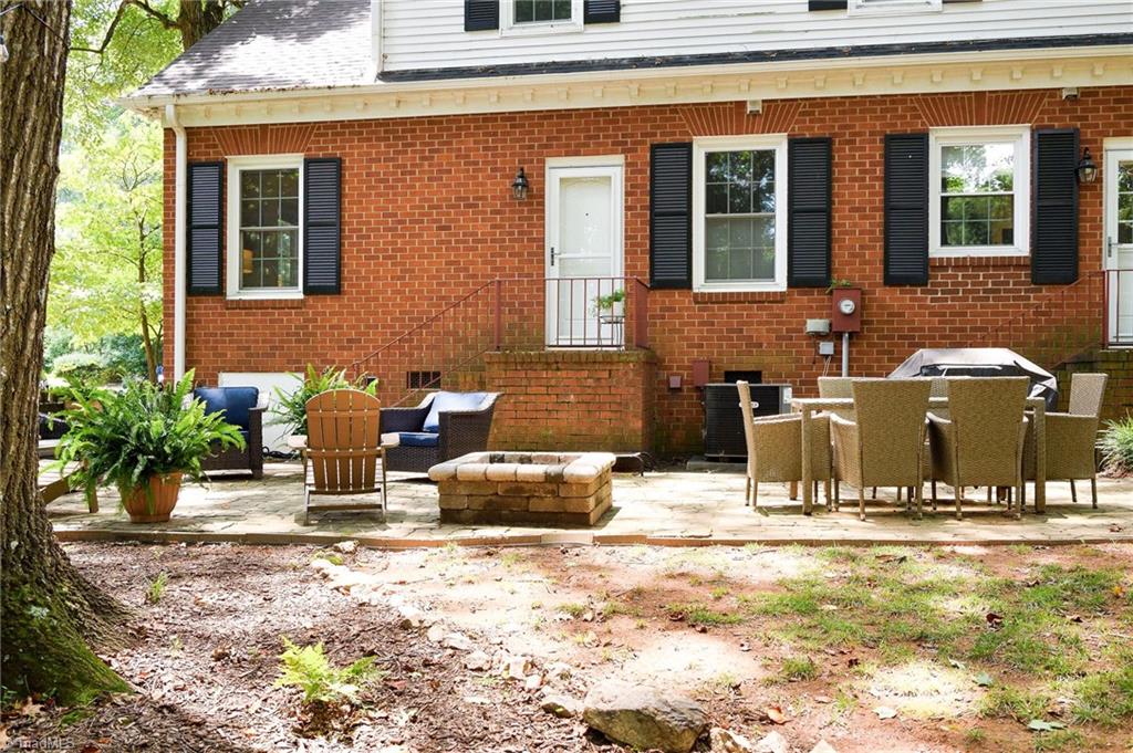 1410 Hobbs Road