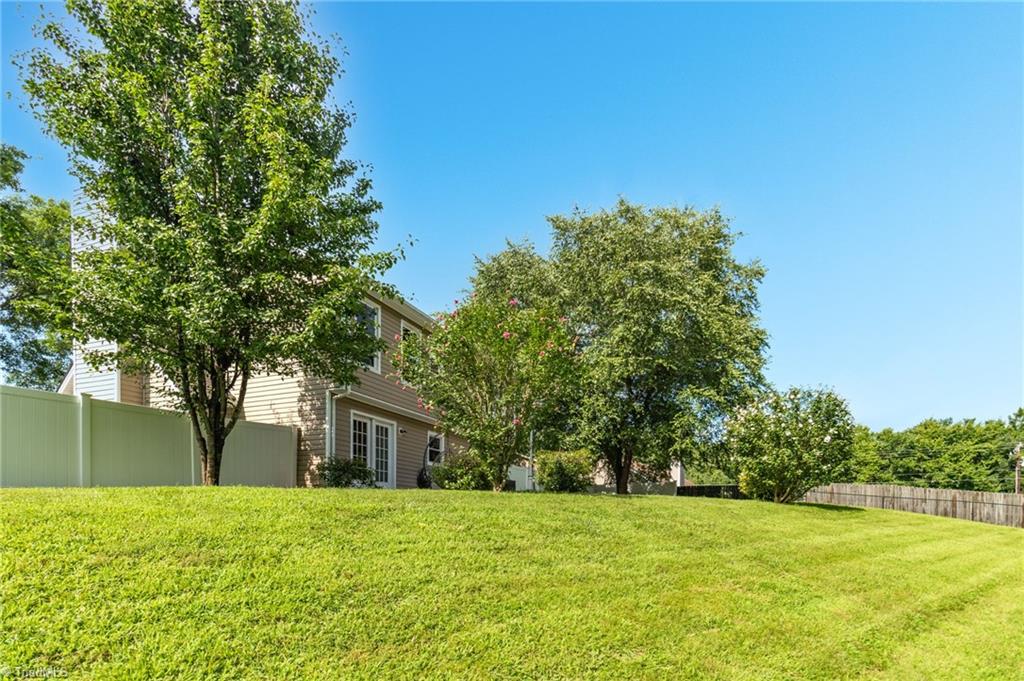 5503 Country Crossing Court, McLeansville