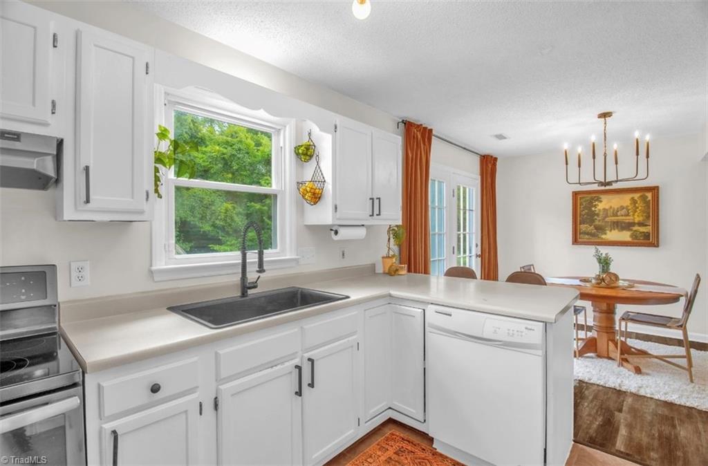 5503 Country Crossing Court, McLeansville