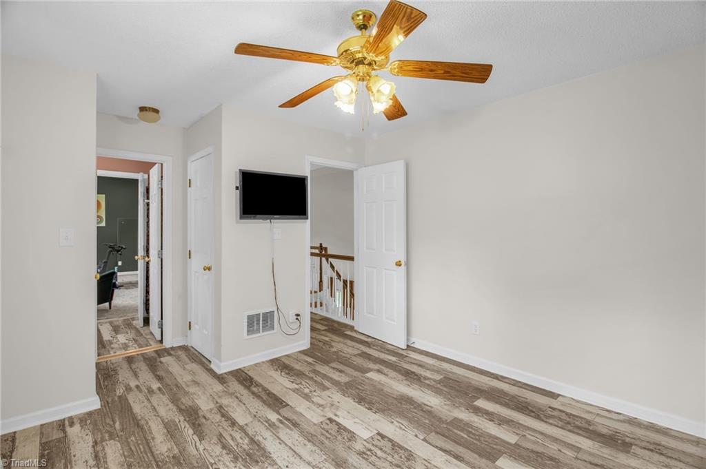 5503 Country Crossing Court, McLeansville